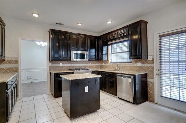Building Photo - 617 Turtledove Ln