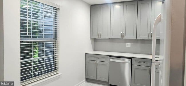 Building Photo - 69 Cheverny Ct