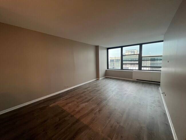 Building Photo - 1560 N Sandburg Terrace