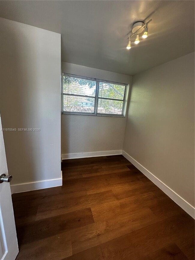 Building Photo - 5903 N Miami Ave