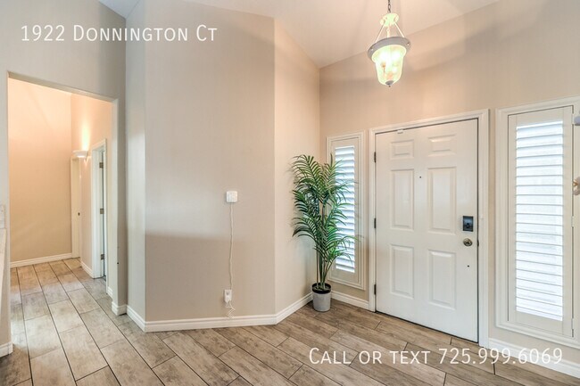 Building Photo - 1922 Donnington Ct