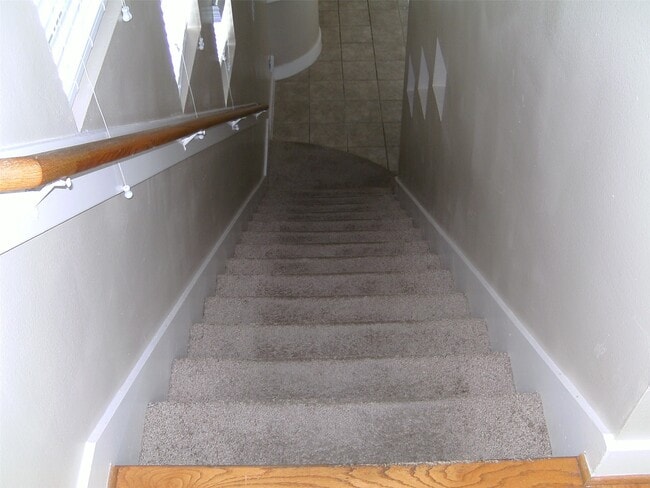 Building Photo - 5941 S Loop E