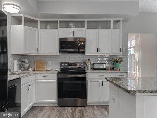Building Photo - 48221 Keel Dr