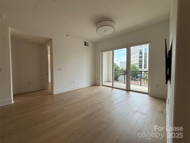 Building Photo - 4625 Piedmont Row Dr