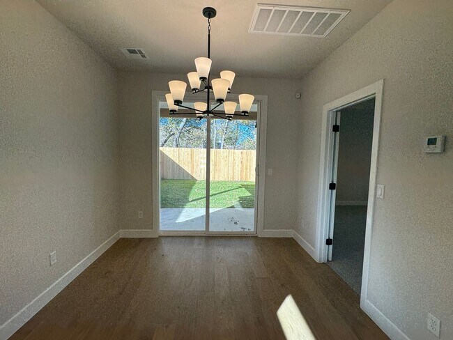 Building Photo - Be the 1st in this 4 bed, 3 bath, 2 car New Construction!