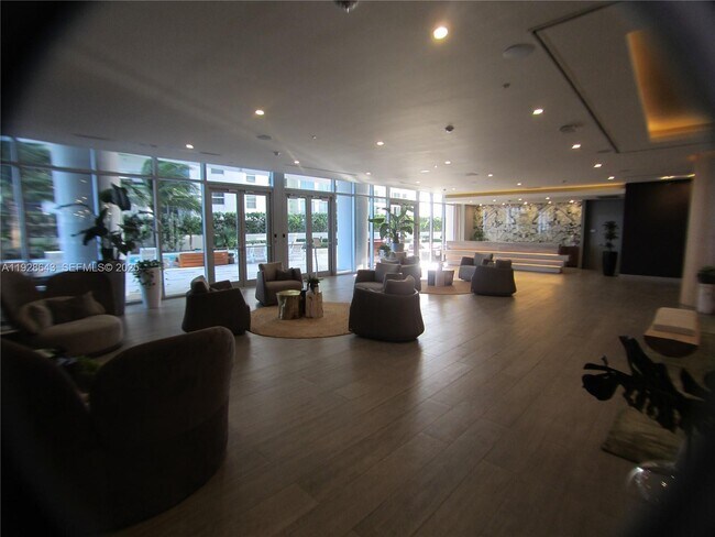 Building Photo - 488 NE 18th St