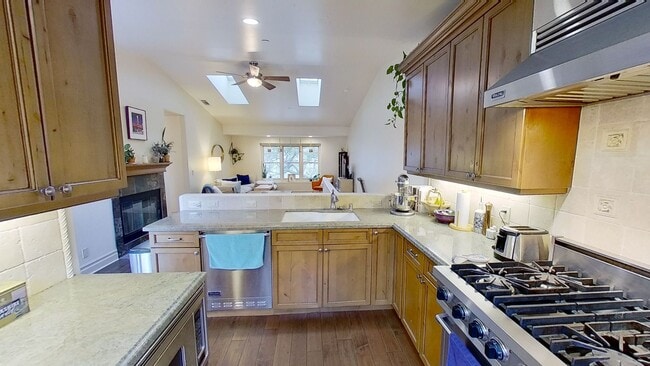 Building Photo - Stylish and Convenient: Your Dream 3 bed / 2 bath Rental  in Downtown Santa Barbara!