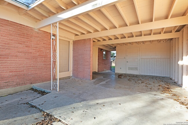 Building Photo - 1603 Peterson Ave