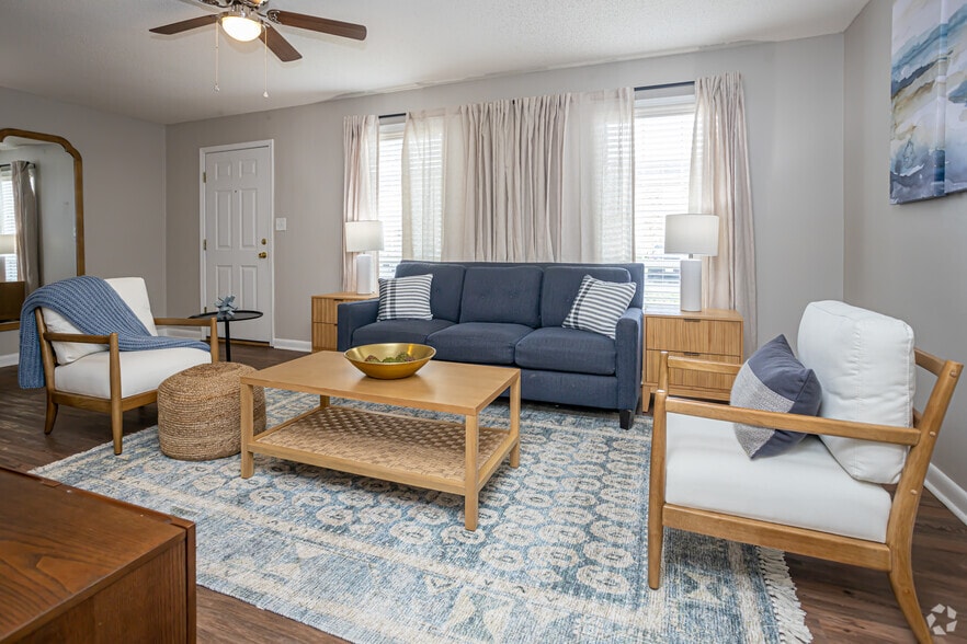 Primary Photo - Yester Oaks