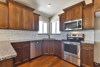 Building Photo - Beautiful Timnath Ranch Home