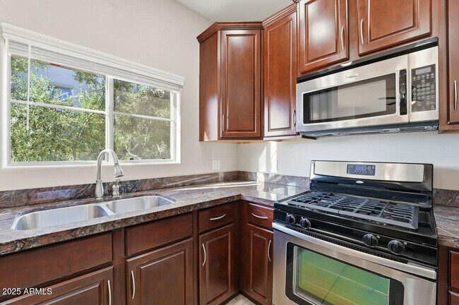 Building Photo - 5350 E Deer Valley Dr