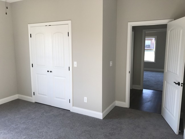 Building Photo - 1042 Quiver Ln,  Sango Exit 11