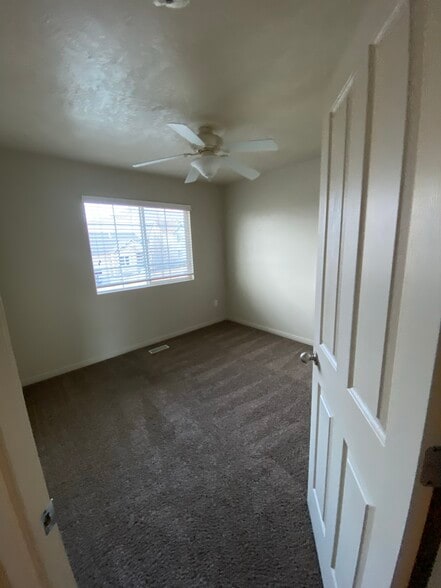 1st bedroom - 466 E Apple Grove Ln