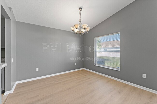 Building Photo - 1010 Summer Breeze Dr