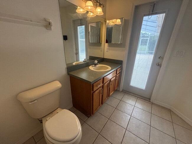 Building Photo - 3/3 Newly renovated on 3+ acres