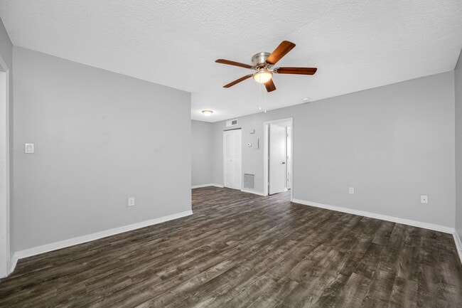 Interior Photo - Breezy Palms