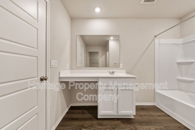Building Photo - 8718 Broad Wing Dr
