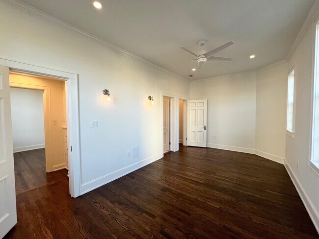 Building Photo - 1228 E Juneau Ave