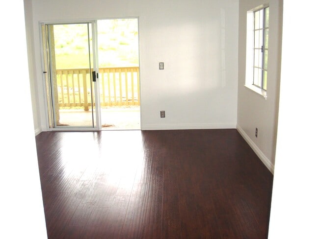 Building Photo - 5837 Oak Bend Ln