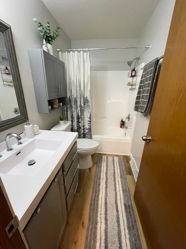 Building Photo - 3018 Maple Valley Dr