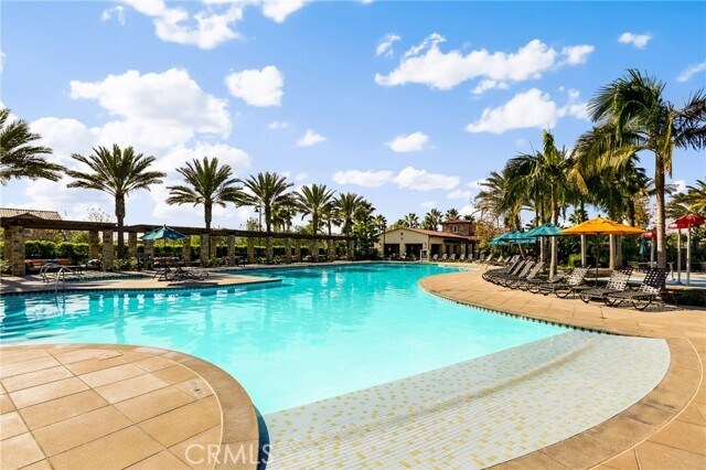 Building Photo - 13 Savannah