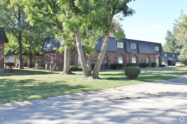 Primary Photo - Village Lane Apartments
