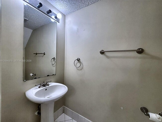 Building Photo - 14391 SW 120th Ct