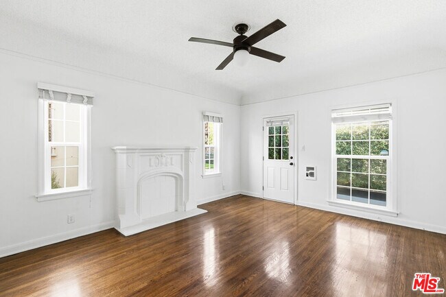 Building Photo - 1357 Cloverdale Ave