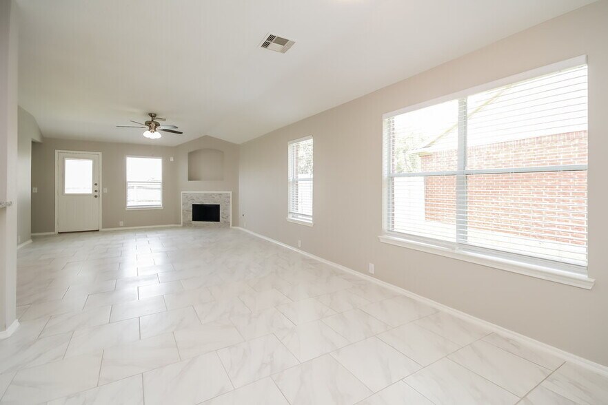 Building Photo - 6027 Water Violet Ln