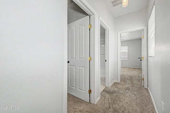Building Photo - 418 N Mahogany Ct