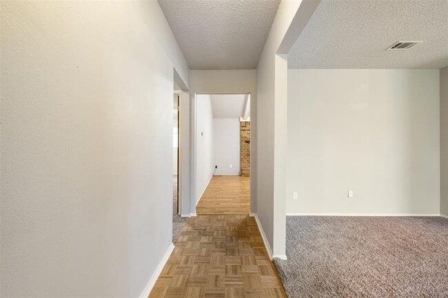 Building Photo - 5404 Salem Hill Dr