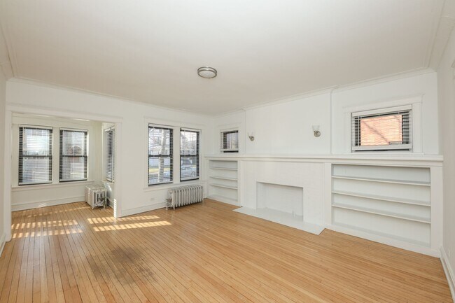 Building Photo - 929-935 Michigan Ave