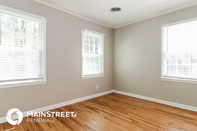 Building Photo - 1666 Greenbrook Dr