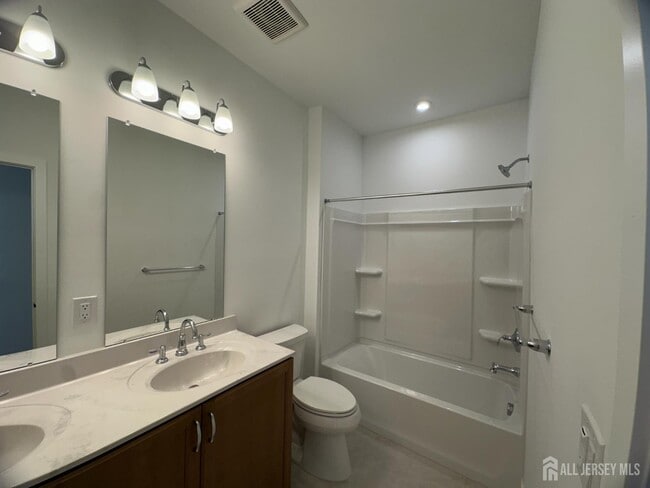 Building Photo - 10102 Donatello Dr