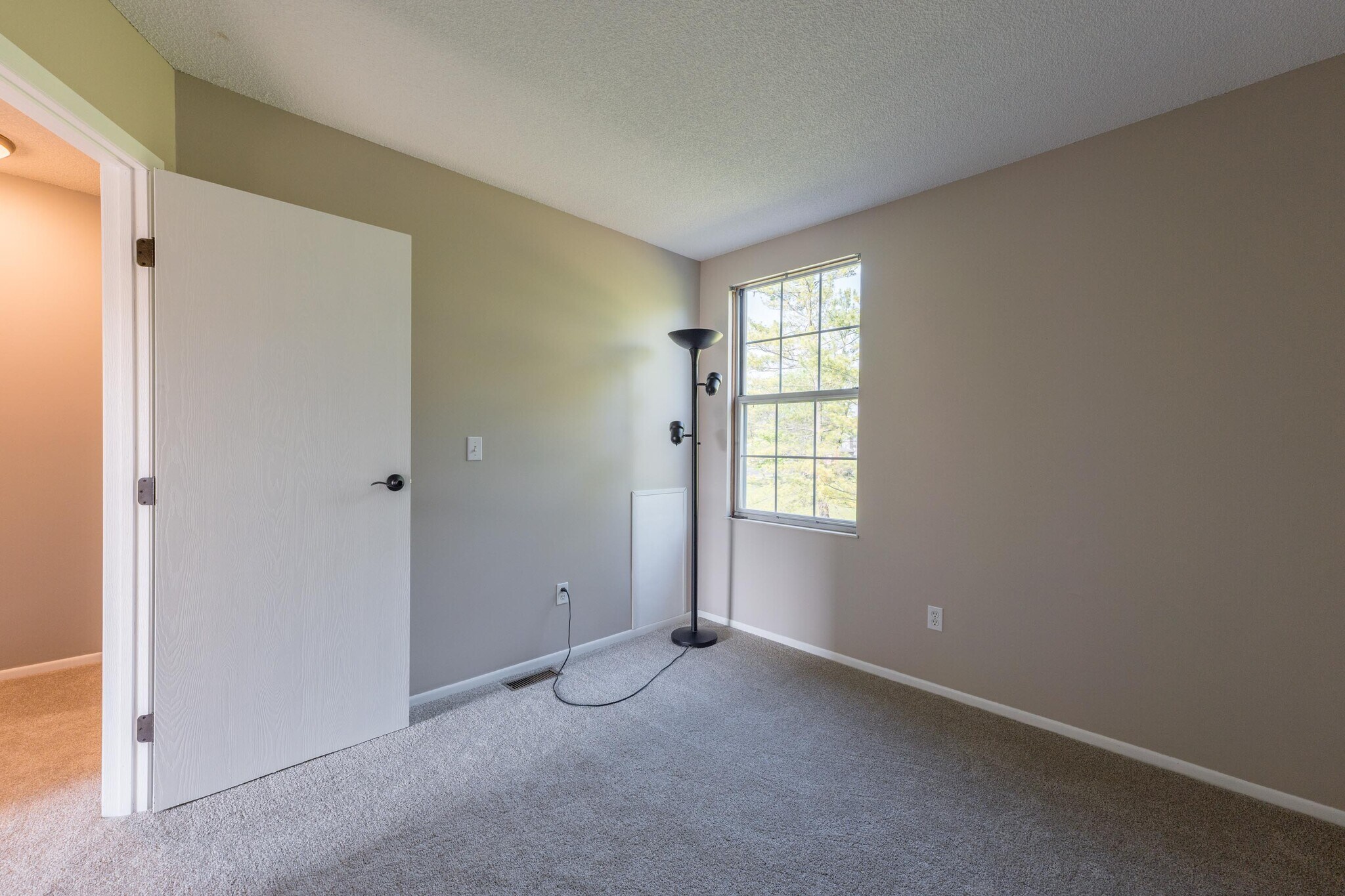 Building Photo - 4946 Stoneybrook Blvd