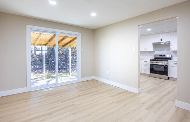 Building Photo - 476 Fielding Dr