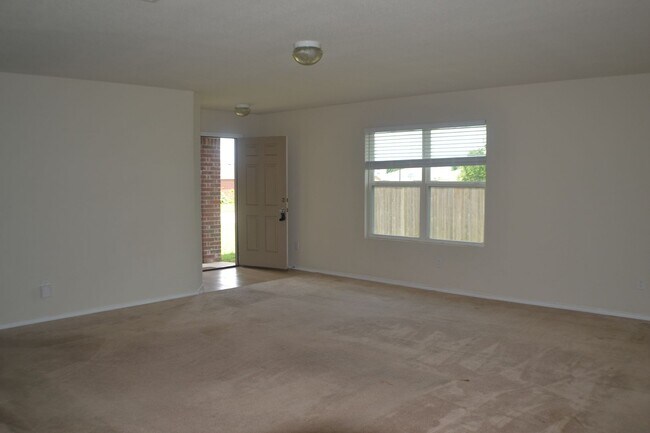 Building Photo - 1305 Swan Ridge Dr