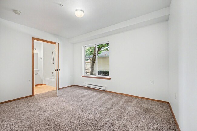 Building Photo - 11501 7th Ave W
