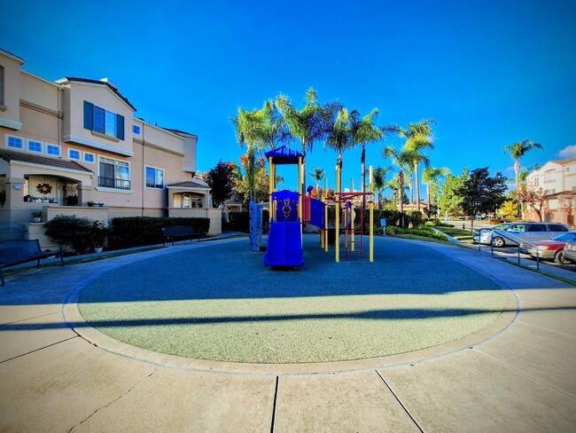 Building Photo - Beautiful 3bd Tri-level Home With Pool, Playground, & More!