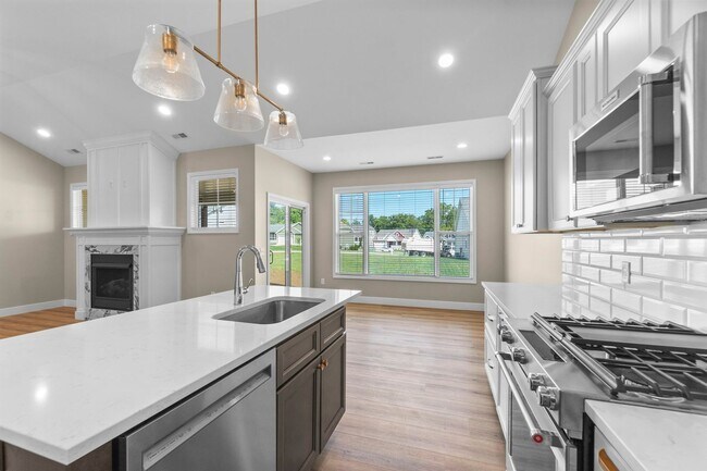 Building Photo - 2272 Heywood Mdws