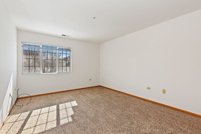 Building Photo - 605 Barrington Ave