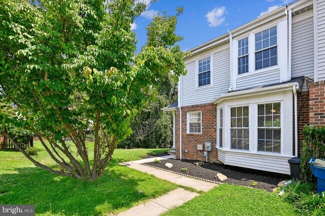 Building Photo - 17 Ruddington Ct