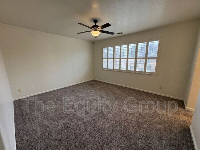 Building Photo - 2650 S Peppertree St