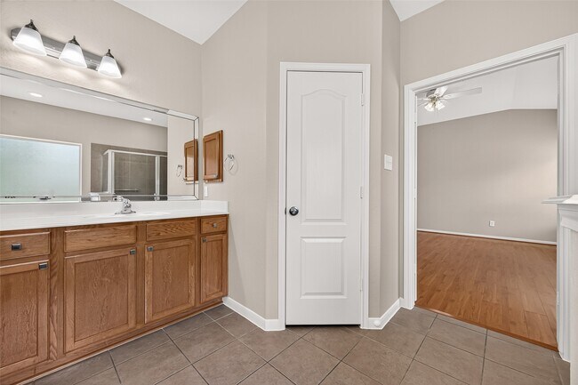 Building Photo - 430 Dockside Terrace