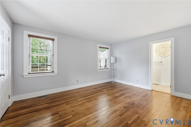 Building Photo - 7603 S Pinehill Dr