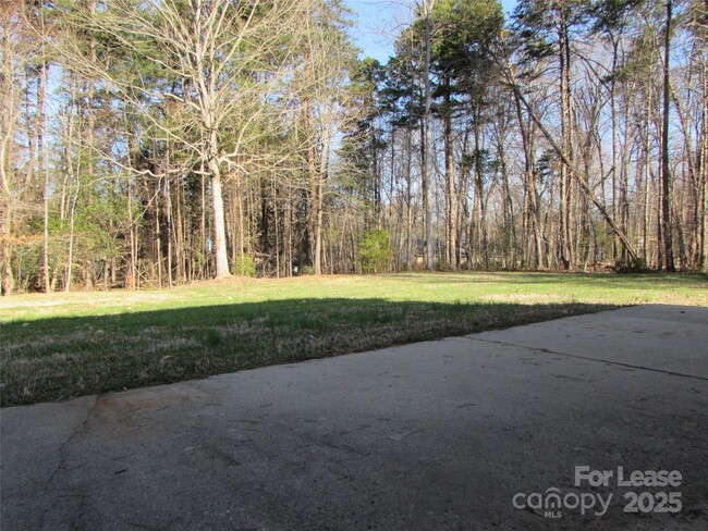 Building Photo - 137 Pine Meadow Ln