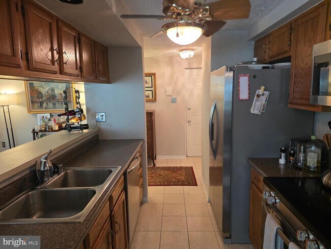 Building Photo - 628 Southern Hills Dr