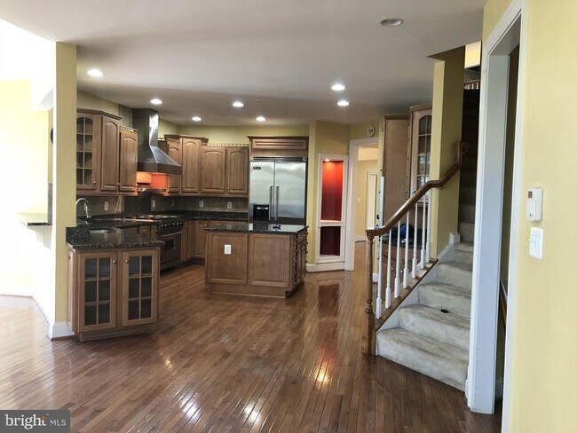 Building Photo - 12303 Greenbriar Branch Dr