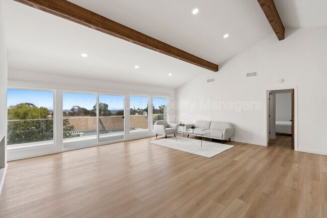 Building Photo - 2143 Caminito San Martin