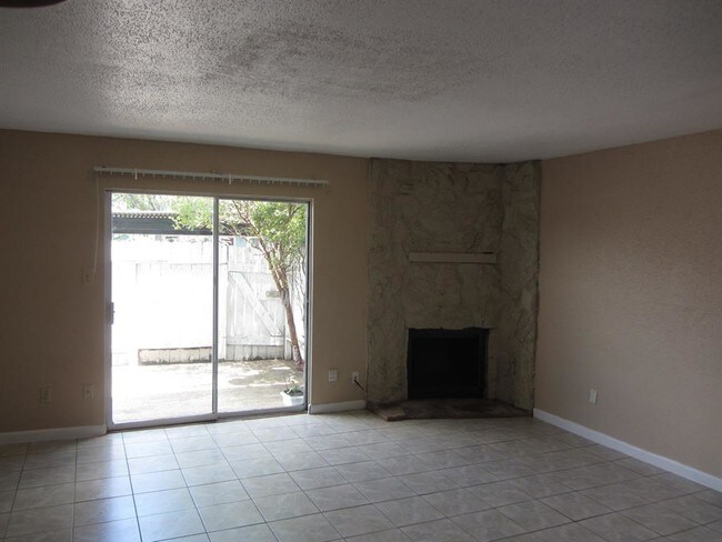 Building Photo - 8405 Wilcrest Dr